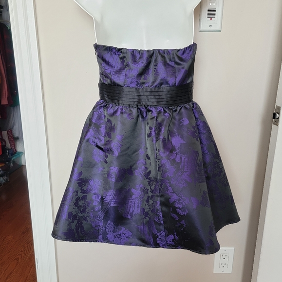 Black and Purple Dress, Flares out, Strapless - Picture 3 of 4
